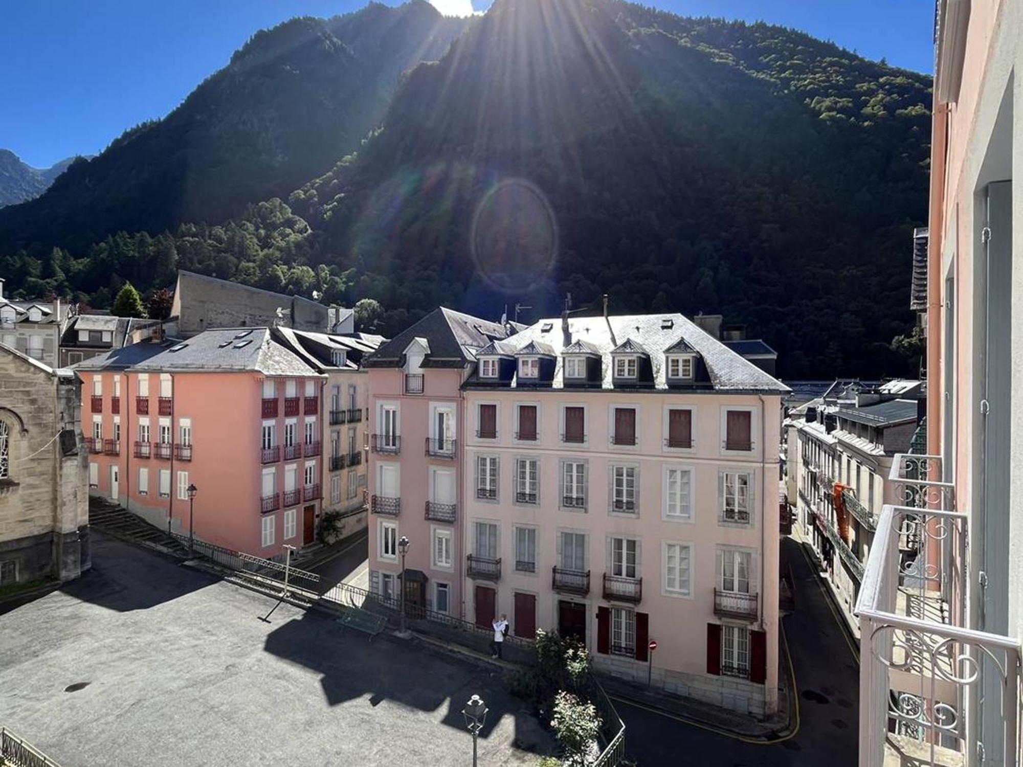 Appartement T3 Chaleureux Au Centre De Cauterets, 4 Couchages, Balcon Sud, Proche Thermes Et Telecabine - Fr-1-234-132 Экстерьер фото